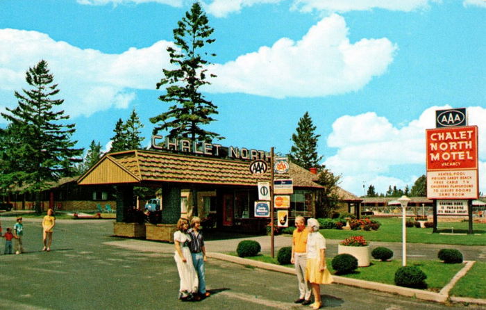 Chalet North Motel (Island View Lodge Motel) - Old Postcard